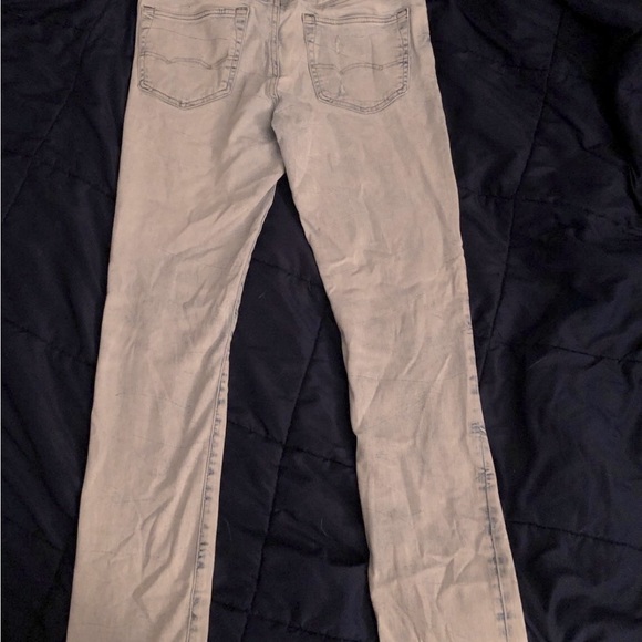 Acid wash and ripped American eagle jeans 31x32 - Picture 3 of 4